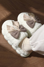 White Contrast Bowknot Applique Plush Winter Slippers (Colors May Differ by Batch)
