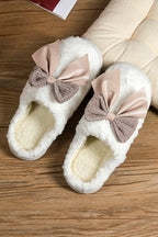 White Contrast Bowknot Applique Plush Winter Slippers (Colors May Differ by Batch)